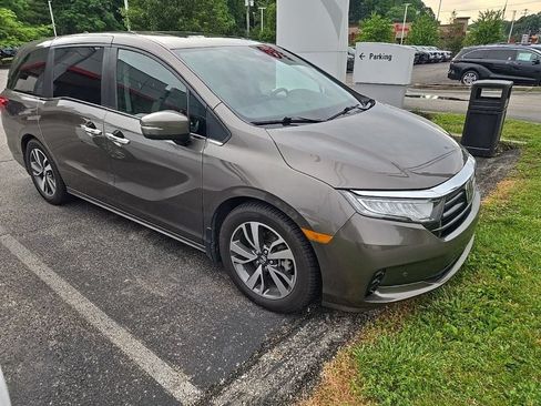 Used 2022 Honda Odyssey Touring image 1