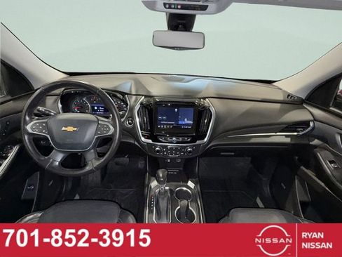 Used 2021 Chevrolet Traverse Premier AWD/4WD image 18