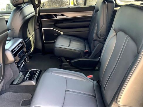 New 2026 Jeep Grand Wagoneer Limited w/ Convenience Group I AWD/4WD image 16