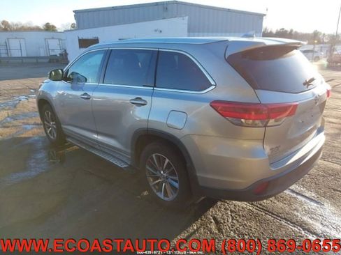 Used 2017 Toyota Highlander XLE image 3
