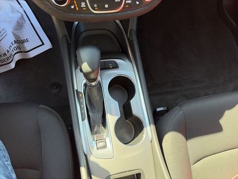 Used 2024 Chevrolet Malibu LT w/ Midnight Edition image 9