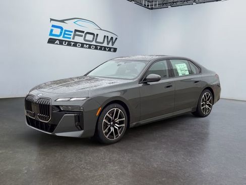 New 2026 BMW 740i xDrive image 7