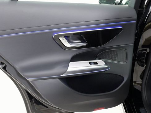 Used 2025 Mercedes-Benz E 350 4MATIC Sedan image 39