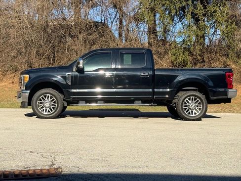 Used 2017 Ford F350 Lariat w/ Lariat Value Package AWD/4WD image 6