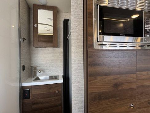 Used 2021 Mercedes-Benz Sprinter 3500 image 9