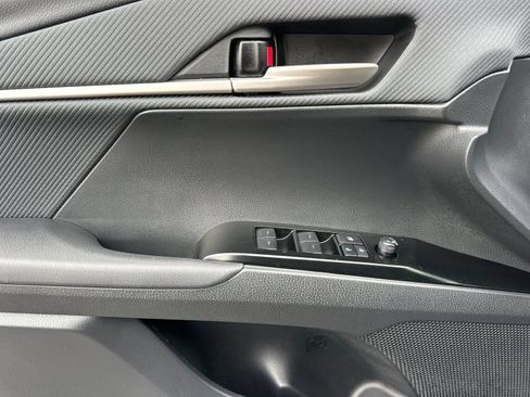 Used 2025 Toyota Camry SE w/ Multimedia Upgrade Package image 10