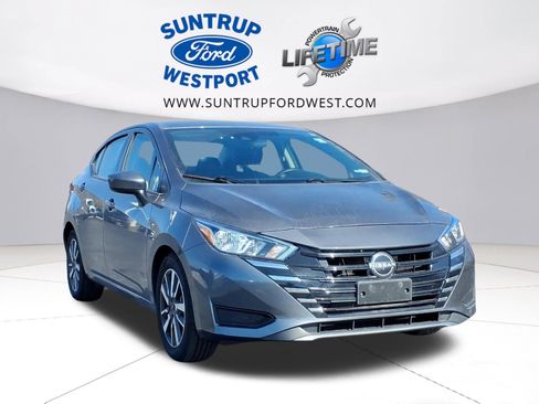 Used 2023 Nissan Versa SV image 1