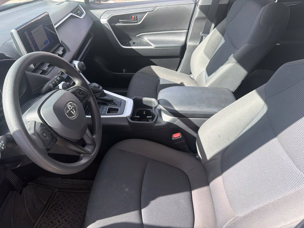Used 2023 Toyota RAV4 LE AWD/4WD image 10