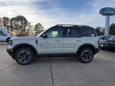 New 2025 Ford Bronco Sport Outer Banks image 3