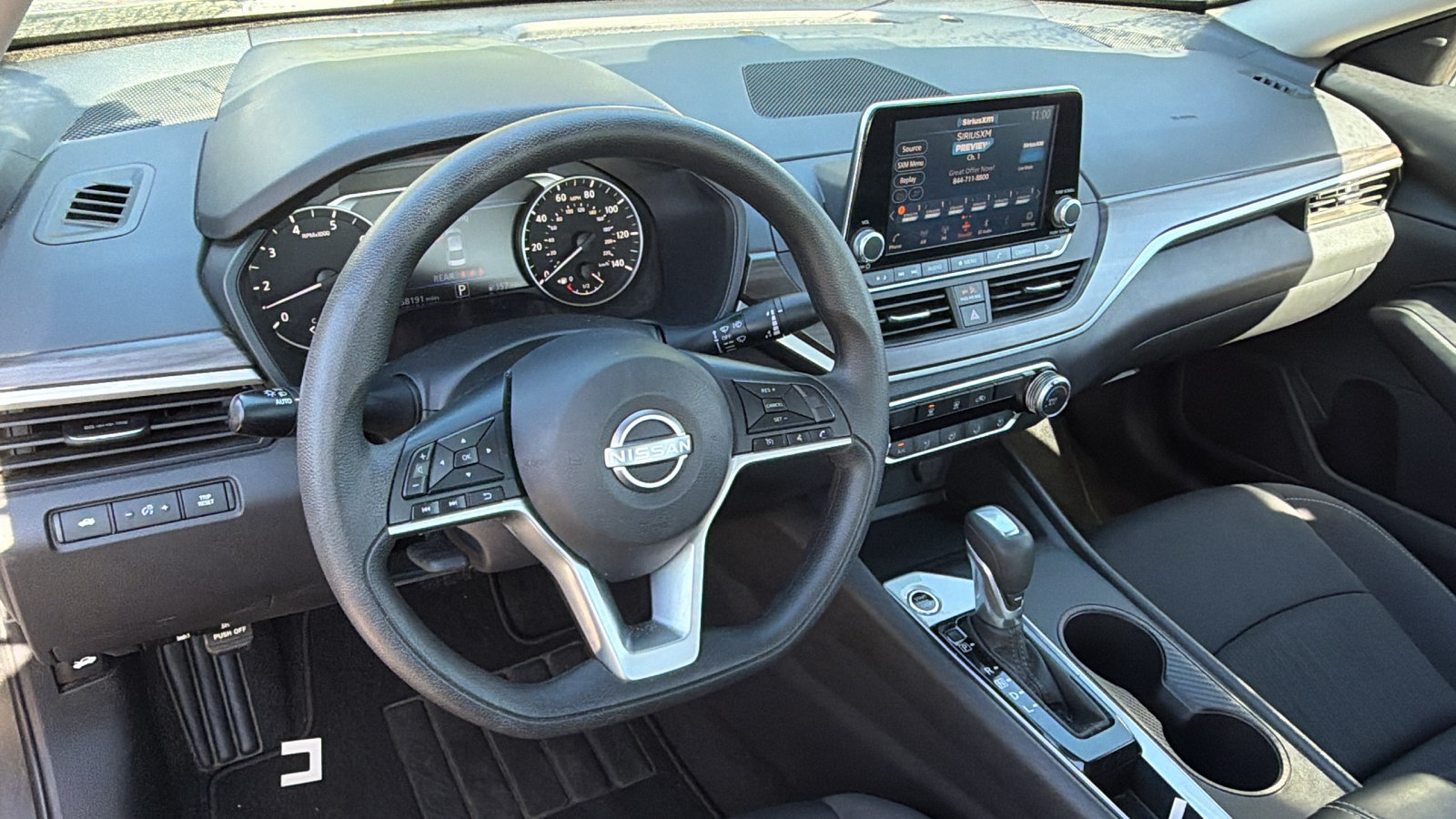 Used 2025 Nissan Altima 2.5 SV FWD image 25