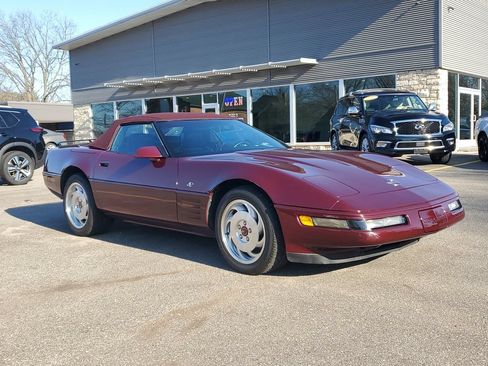 Used 1993 Chevrolet Corvette Convertible RWD image 3