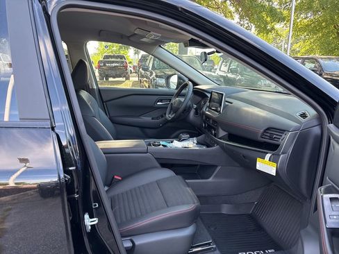 New 2026 Nissan Rogue SV AWD/4WD image 18