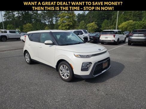 Used 2021 Kia Soul LX FWD image 1