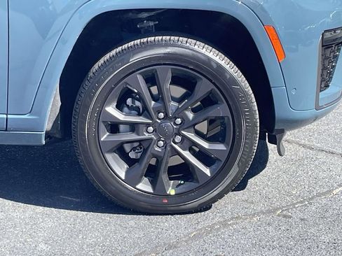 New 2026 Jeep Grand Cherokee L Limited image 10