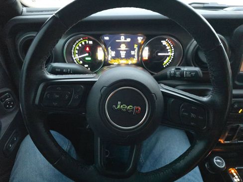 Used 2023 Jeep Wrangler Unlimited w/ Cold Weather Group image 10