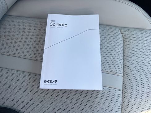 Certified 2023 Kia Sorento EX w/ Panoramic Sunroof Package image 25