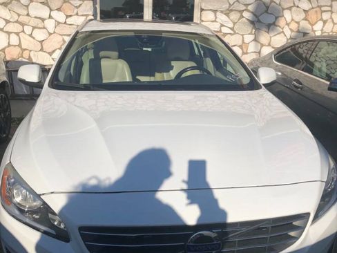 Used 2015 Volvo V60 T5 Premier FWD image 1