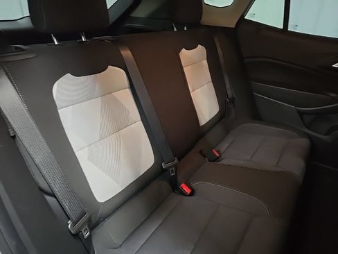 Used 2024 Chevrolet Trax LS w/ LS Convenience Package FWD image 18