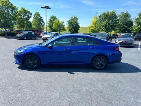 Used 2023 Hyundai Elantra SEL FWD image 7