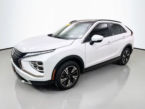 Used 2024 Mitsubishi Eclipse Cross AWD image 3