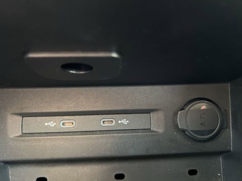 Used 2024 Volkswagen Taos SE image 20