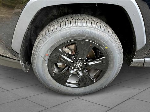 Certified 2022 Toyota RAV4 XLE image 10