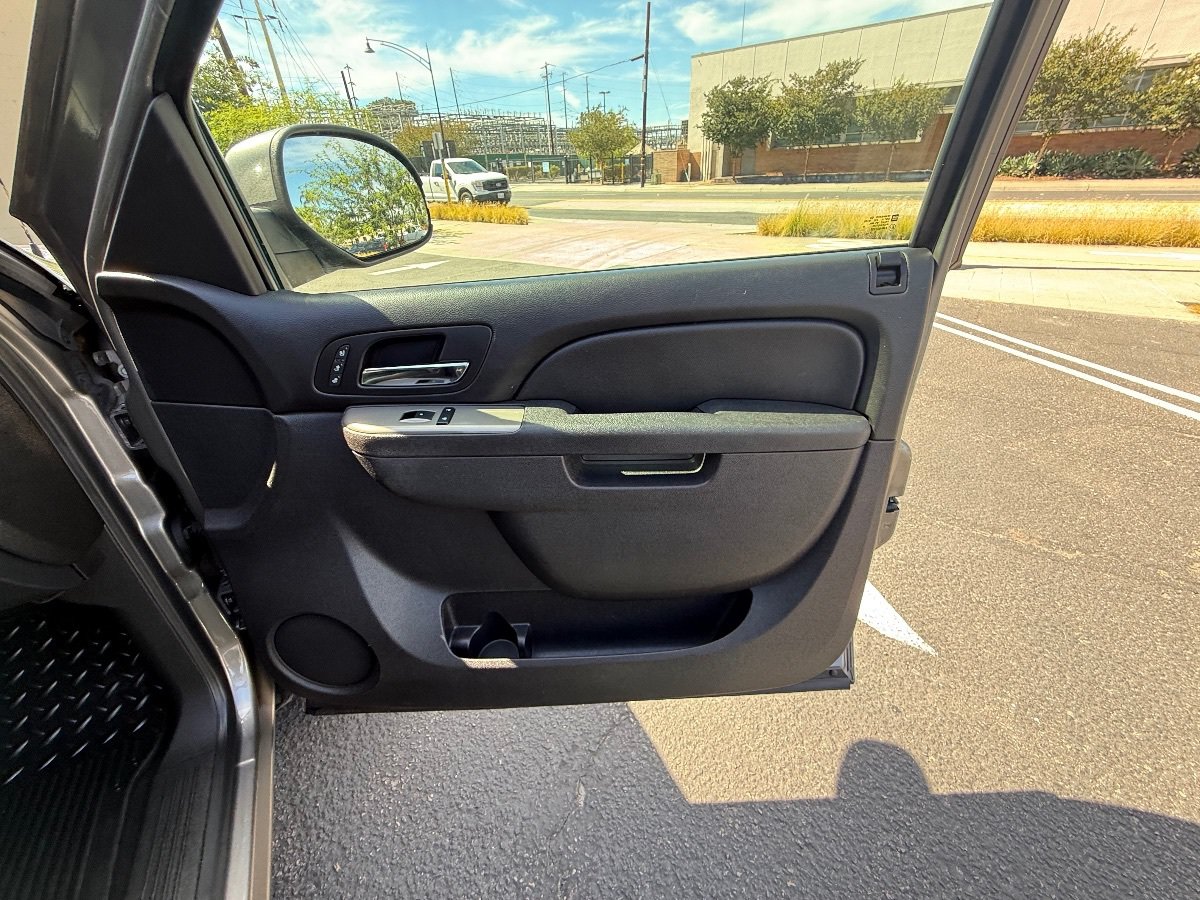 Used 2013 Chevrolet Silverado 1500 LTZ RWD image 17