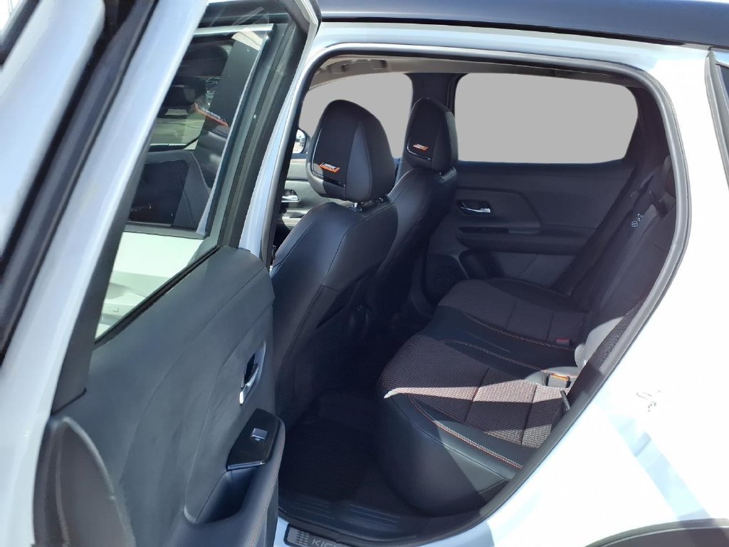 Used 2025 Nissan Kicks SR w/ SR Premium Package AWD/4WD image 23