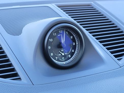 Used 2025 Porsche Macan Loaner image 21