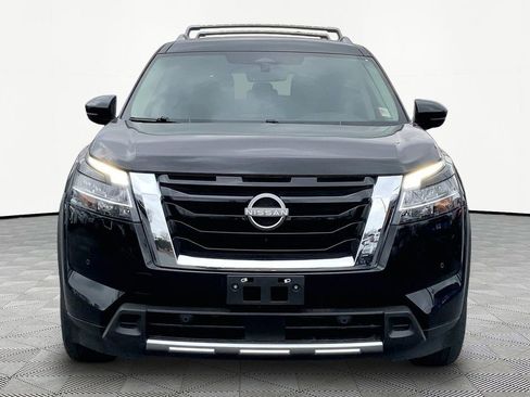 Used 2023 Nissan Pathfinder SL image 2