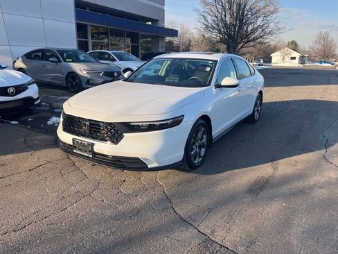 Used 2023 Honda Accord EX image 24