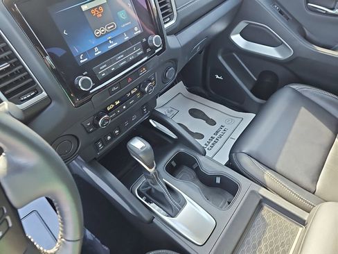 Used 2024 Nissan Frontier SL w/ Technology Package image 27