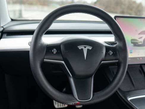 Used 2022 Tesla Model Y Performance image 23