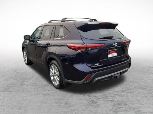 Used 2022 Toyota Highlander Limited AWD/4WD image 5