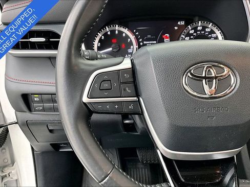 Used 2023 Toyota Highlander XSE image 27