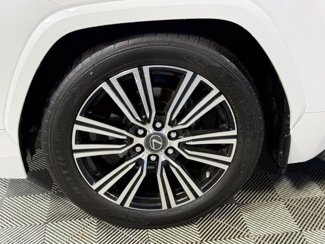 Used 2023 Lexus LX 600 4WD w/ Accessory Package (Z1) image 15