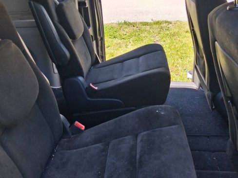 Used 2015 Dodge Grand Caravan SE w/ Quick Order Package 29E SE FWD image 16