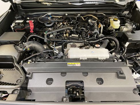 Used 2025 Toyota Tacoma SR5 image 10