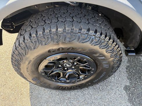 Used 2025 Ford Bronco Badlands AWD/4WD image 9