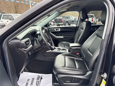 Used 2023 Ford Explorer XLT image 9