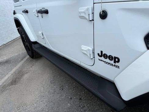 Used 2021 Jeep Wrangler Unlimited Sahara AWD/4WD image 7
