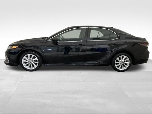 Used 2024 Toyota Camry LE image 2