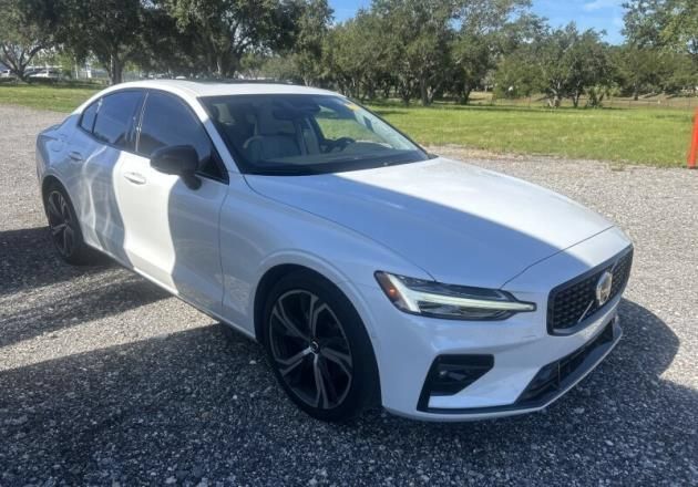 Used 2024 Volvo S60 B5 Plus FWD image 2