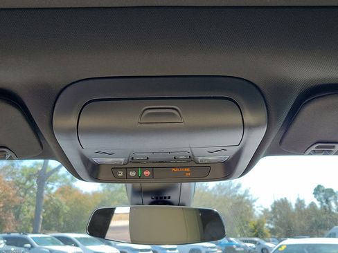 Used 2017 Cadillac XT5 Luxury w/ Driver Awareness Package image 22