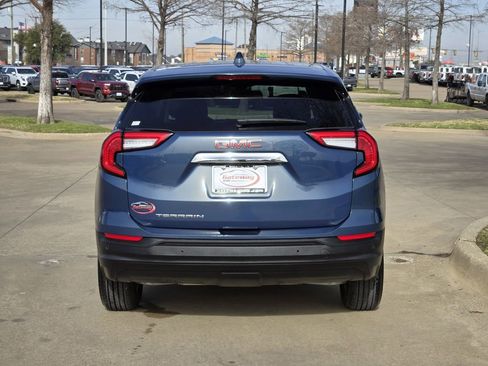 Used 2024 GMC Terrain SLE w/ Fleet Convenience Package image 7