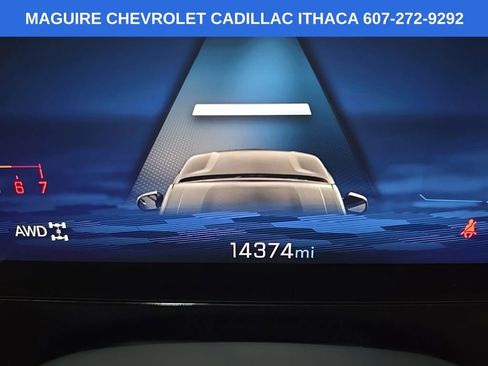Used 2024 Chevrolet Traverse RS AWD/4WD image 23