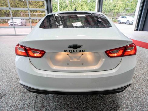 Used 2020 Chevrolet Malibu LS FWD image 3