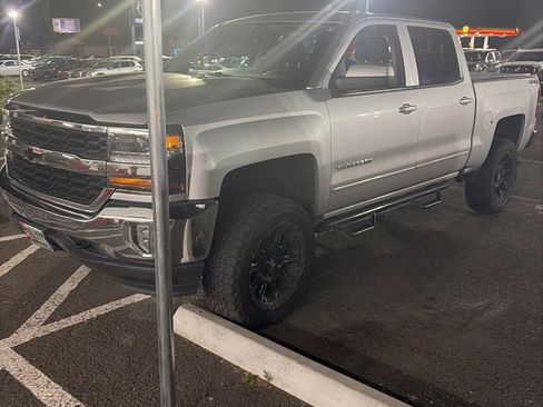 Used 2018 Chevrolet Silverado 1500 LT w/ All Star Edition AWD/4WD image 1