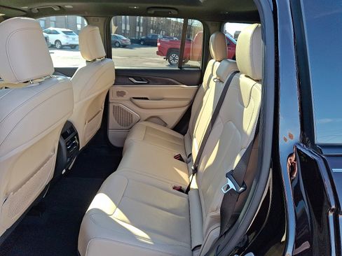 Used 2022 Jeep Grand Cherokee Limited 4xe image 10