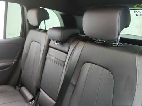 Used 2025 Mercedes-Benz GLB 250 4MATIC w/ Exclusive Package image 45